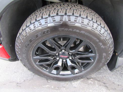 Used 2023 GMC Sierra 1500 Elevation w/ Elevation Premium Package image 19