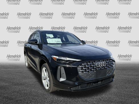 Used 2025 Audi Q5 Premium Plus AWD/4WD image 2