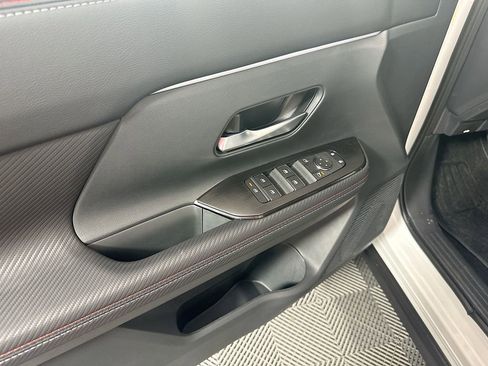 New 2026 Nissan Kicks SR w/ Cold Weather Package image 9