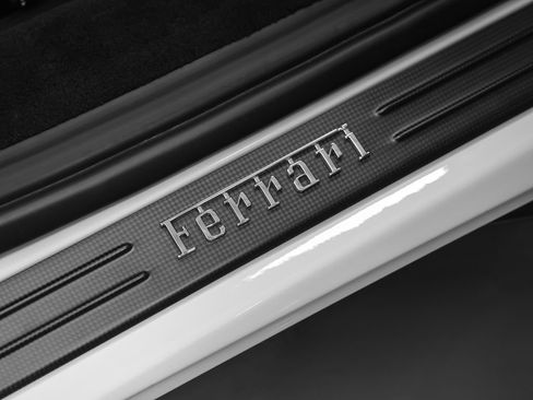 Used 2022 Ferrari F8 Tributo RWD image 21