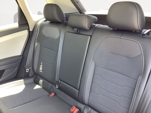 New 2026 Volkswagen Taos SE FWD image 23