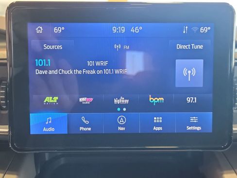Used 2023 Ford Explorer XLT w/ Equipment Group 202A AWD/4WD image 26