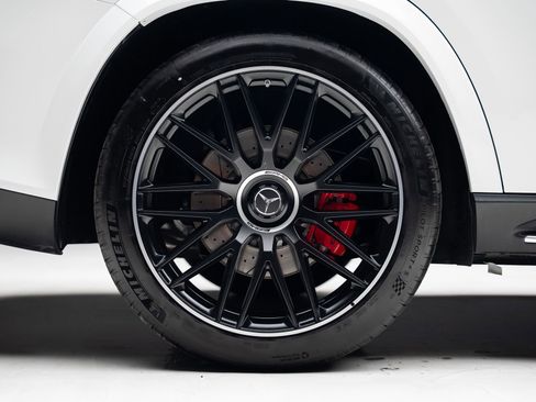 Used 2025 Mercedes-Benz GLS 63 AMG 4MATIC image 41