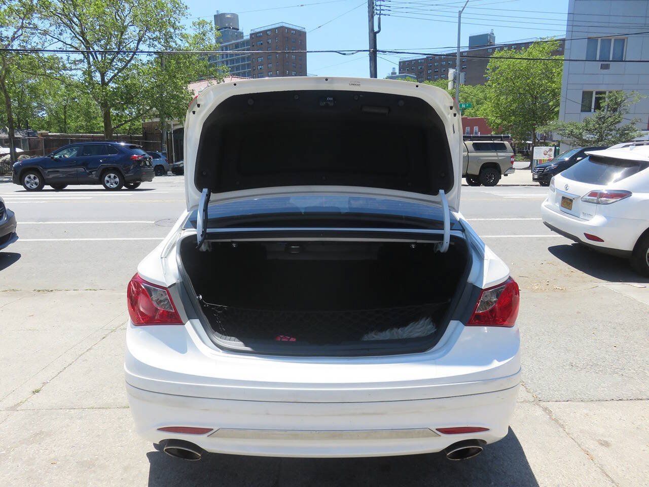 Used 2012 Hyundai Sonata Limited w/ Navigation Pkg FWD image 24