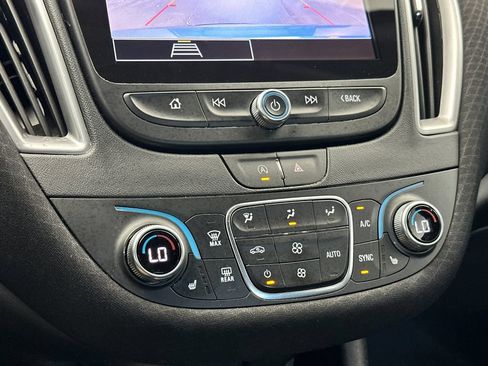 Used 2025 Chevrolet Malibu LT FWD image 18