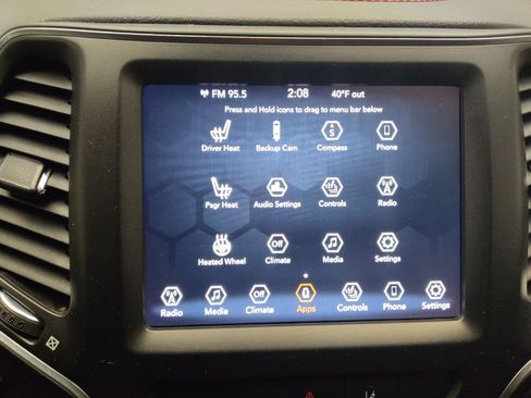 Used 2022 Jeep Cherokee Trailhawk image 25