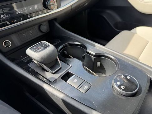 Used 2023 Nissan Rogue SV w/ SV Premium B Package image 17