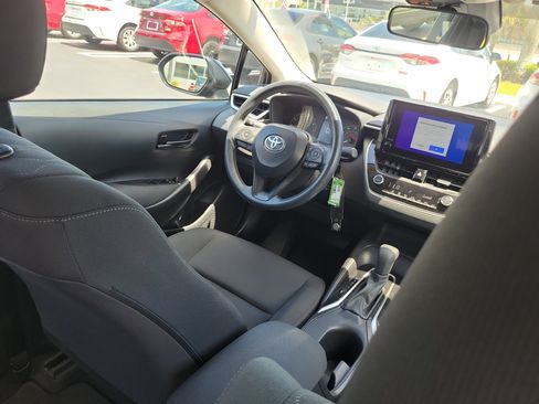 Used 2025 Toyota Corolla LE FWD image 14