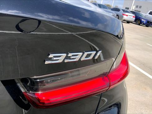 Used 2020 BMW 330i Sedan w/ Premium Package image 9