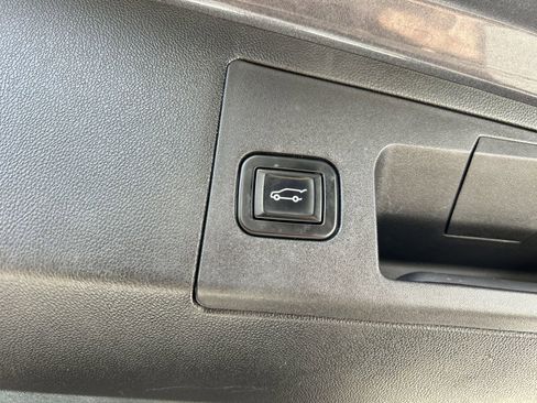 Used 2022 Cadillac XT5 Premium Luxury image 11