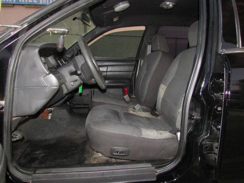 Used 2005 Ford Crown Victoria Police Interceptor image 19