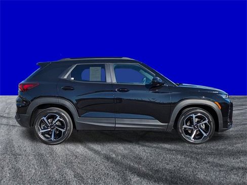 Used 2023 Chevrolet TrailBlazer RS w/ Sun and Liftgate Package image 3