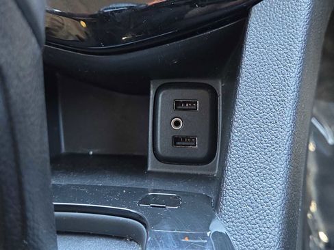 Used 2017 Chevrolet Sonic LT image 31