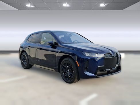 New 2026 BMW iX xDrive60 w/ M Sport Package image 5