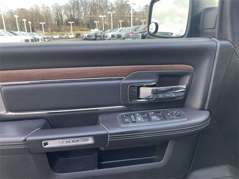 Used 2019 RAM 1500 Laramie image 11