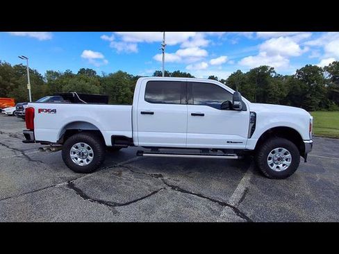 Certified 2024 Ford F250 XLT w/ FX4 Off-Road Package AWD/4WD image 9