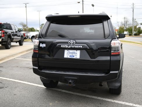 Used 2020 Toyota 4Runner SR5 image 5