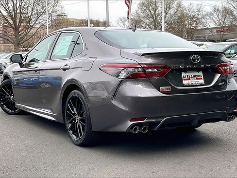Used 2023 Toyota Camry XSE FWD image 11