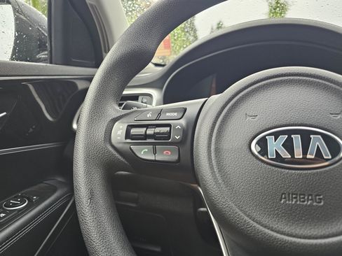 Used 2017 Kia Sorento FWD image 33