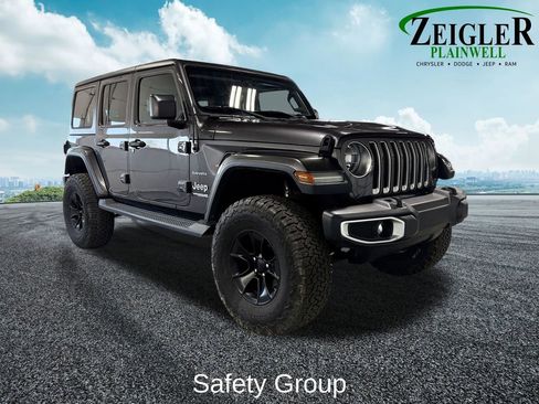 Used 2018 Jeep Wrangler Unlimited Sahara AWD/4WD image 7