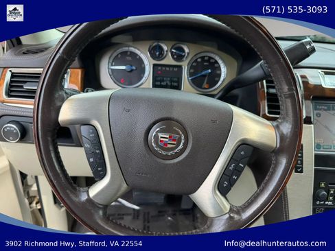 Used 2011 Cadillac Escalade ESV Platinum AWD/4WD image 30