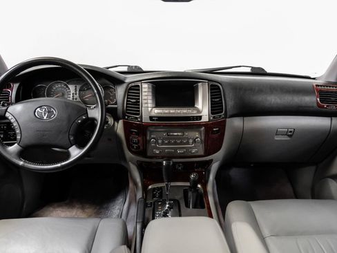 Used 2006 Toyota Land Cruiser image 12