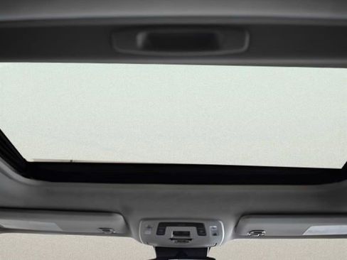 Used 2025 Toyota Sienna XLE image 27