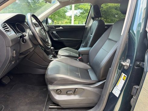 Used 2018 Volkswagen Tiguan SEL AWD/4WD image 22