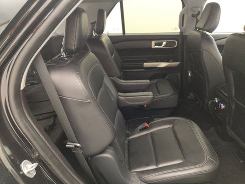 Used 2021 Ford Explorer XLT w/ Equipment Group 202A image 19
