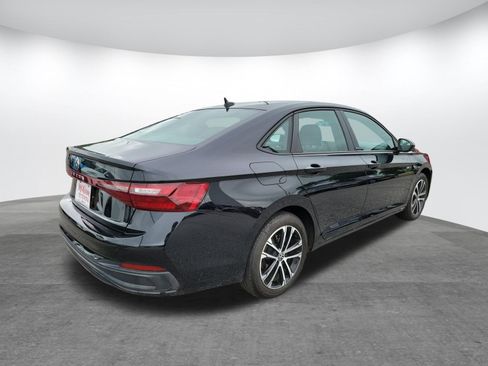 Used 2025 Volkswagen Jetta Sport FWD image 5