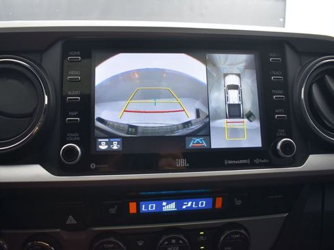 Used 2020 Toyota Tacoma Limited image 17