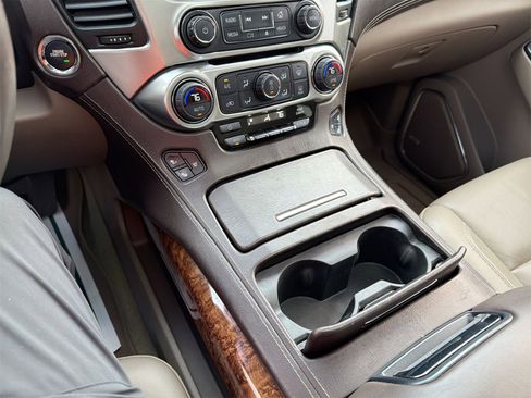 Used 2016 Chevrolet Suburban LTZ image 15