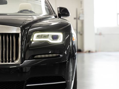 Used 2017 Rolls-Royce Dawn RWD image 15