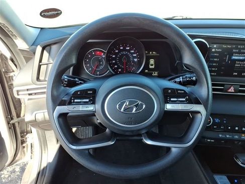 Used 2023 Hyundai Elantra SEL image 15