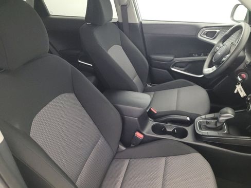 Used 2023 Kia Soul LX w/ LX Technology Package image 21