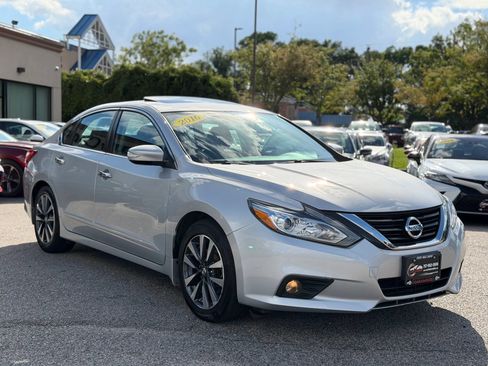 Used 2016 Nissan Altima 2.5 SV w/ Convenience Package FWD image 4