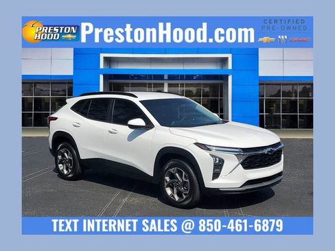 Certified 2024 Chevrolet Trax LT w/ Driver Confidence Package FWD image 1