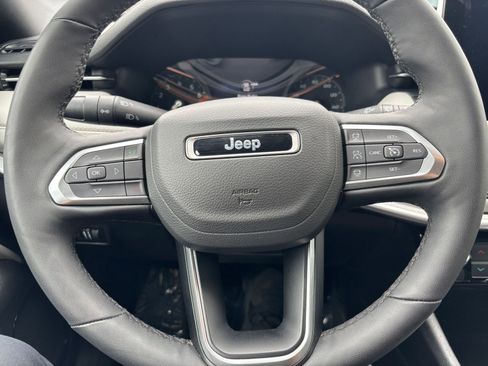Used 2025 Jeep Compass Limited AWD/4WD image 28