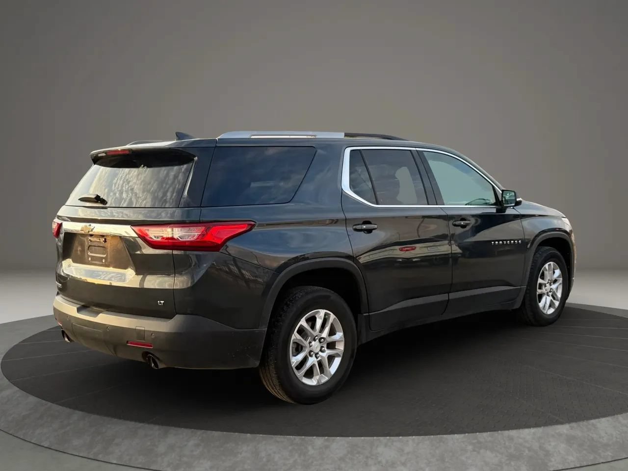 Used 2018 Chevrolet Traverse LT FWD image 6