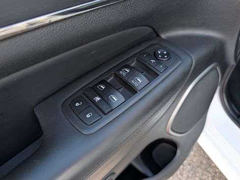 Used 2021 Jeep Grand Cherokee High Altitude AWD/4WD image 25