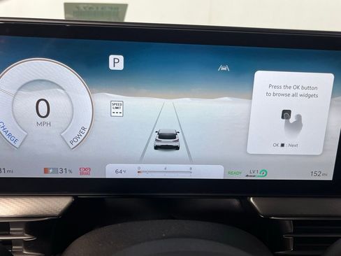 Used 2025 Genesis GV60 RWD image 23