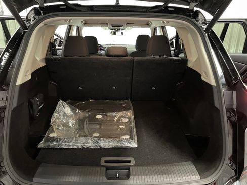 Used 2025 Nissan Rogue SV AWD/4WD image 38