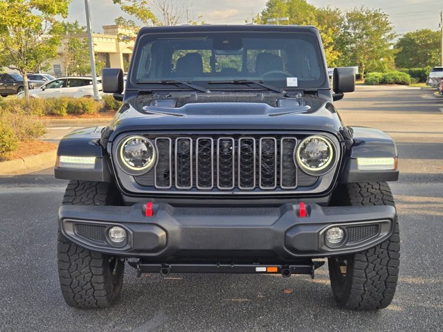 Used 2024 Jeep Gladiator Rubicon w/ Technology Group AWD/4WD image 10