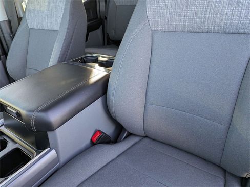 Used 2024 Ford F250 XLT w/ Snow Plow Prep Package image 16