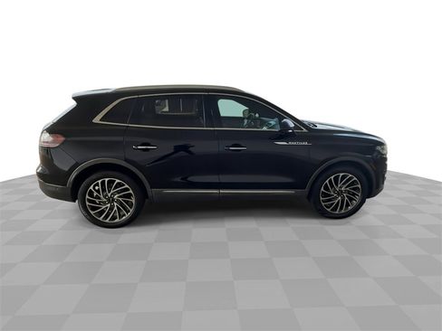 Used 2019 Lincoln Nautilus Reserve image 9