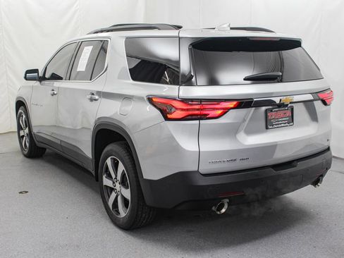Used 2022 Chevrolet Traverse LT w/ LT Premium Package AWD/4WD image 8