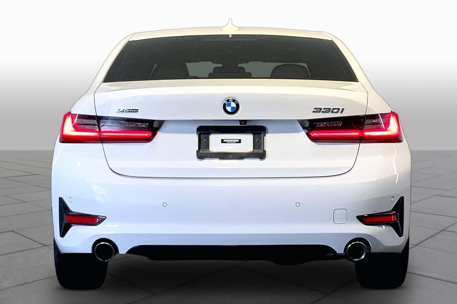 Used 2022 BMW 330i xDrive Sedan w/ Premium Package AWD/4WD image 5