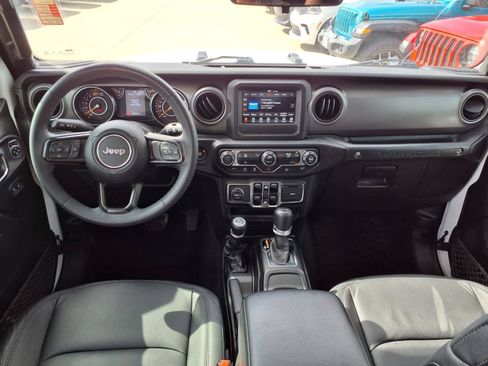 Used 2023 Jeep Wrangler Unlimited Sport AWD/4WD image 11