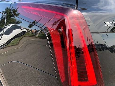 Used 2024 Cadillac XT5 Premium Luxury w/ Technology Package AWD/4WD image 32