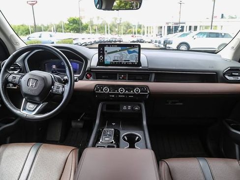 Used 2024 Honda Pilot Elite image 13